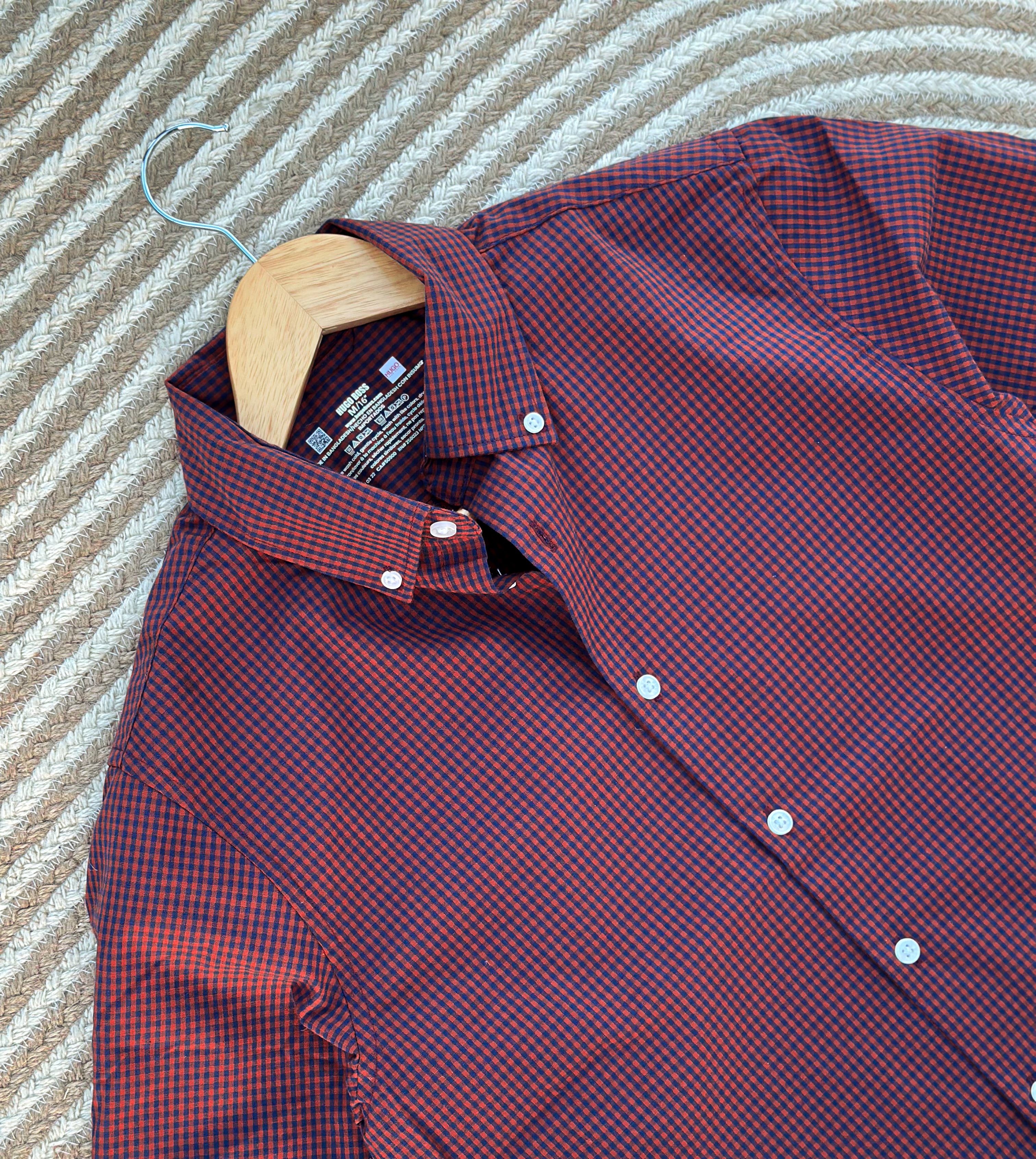 Hugo-boss red stripe